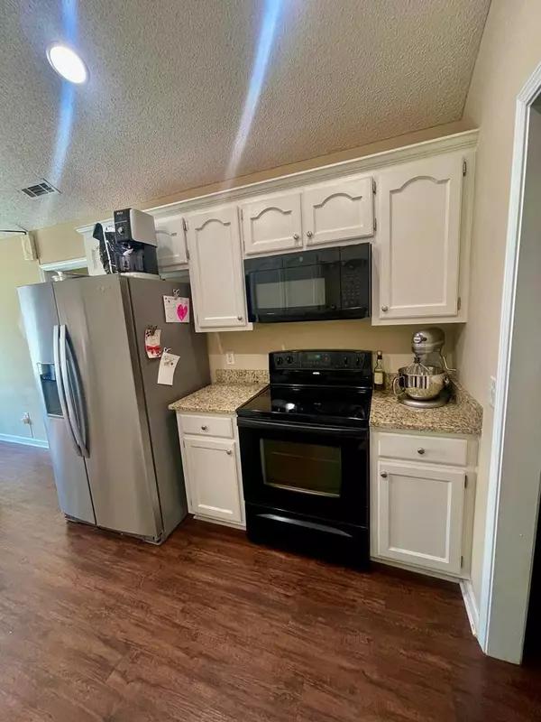 Dalzell, SC 29040,3610 Drayton DR Drive