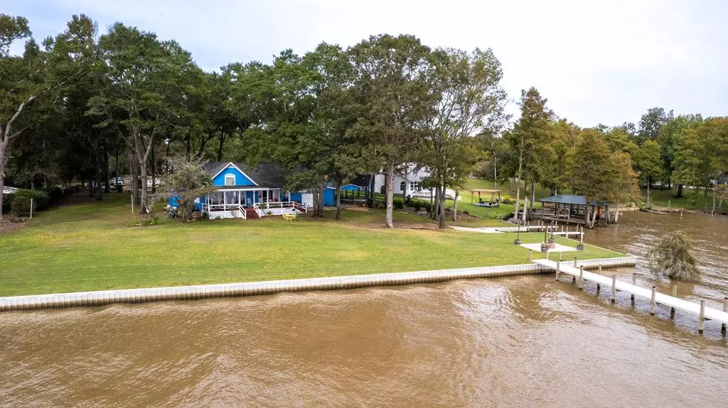 Summerton, SC 29148,1063 Circle DR Drive