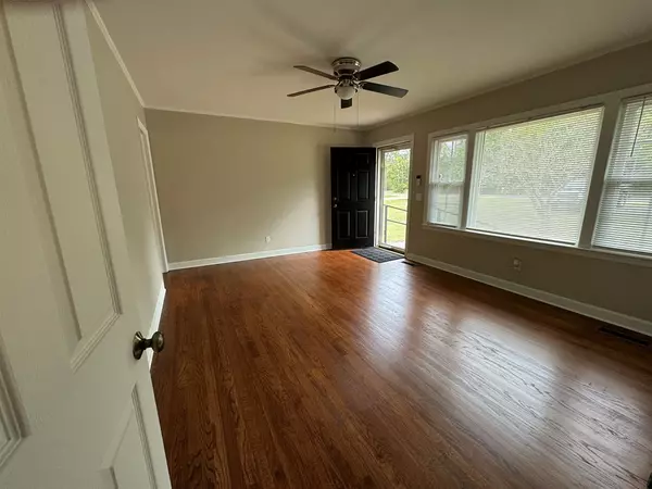 Dalzell, SC 29040,3340 Camden HWY Highway