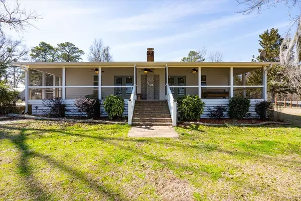 761 Stumphole RD Road, Elloree, SC 29047