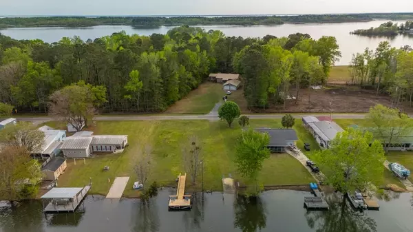 Summerton, SC 29148,1188 Blackberry Bush RD Road