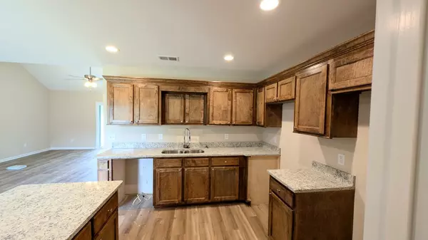 Pinewood, SC 29125,212 S Marion ST Street