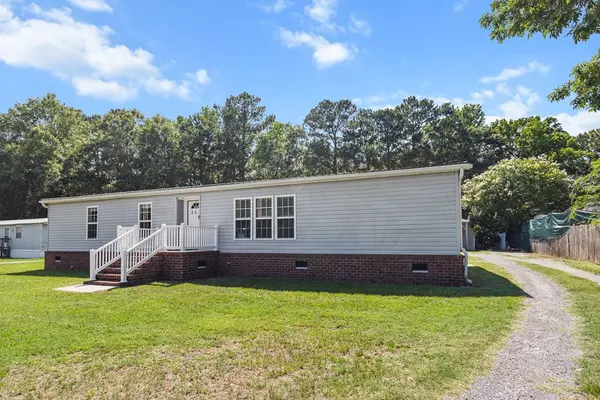 Bonneau, SC 29431,513 Pauline DR Drive