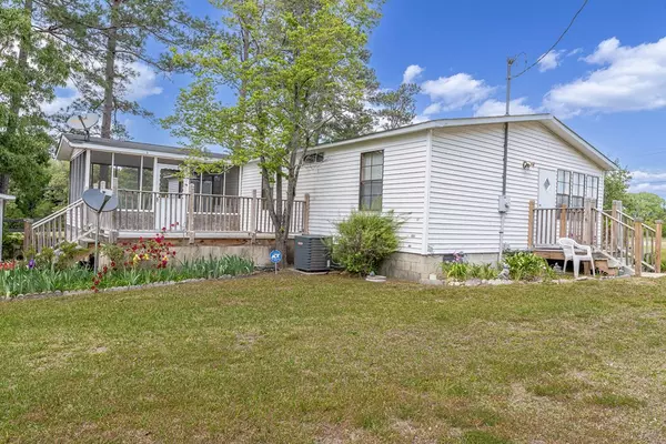 Elloree, SC 29047,652 Tee Vee RD Road