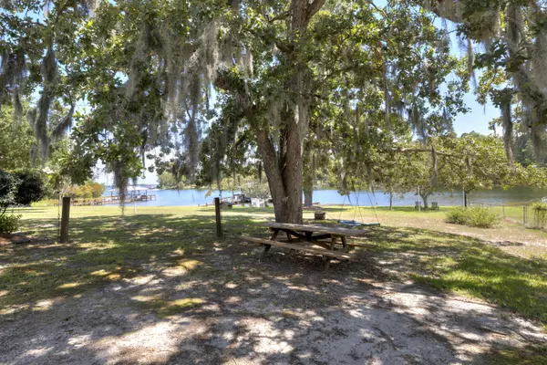 Summerton, SC 29148,1154 Hammond RD Road