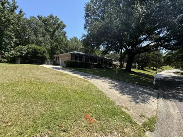 Dalzell, SC 29040,2585 Redwood DR Drive