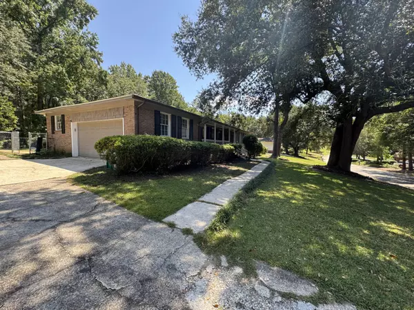 Dalzell, SC 29040,2585 Redwood DR Drive