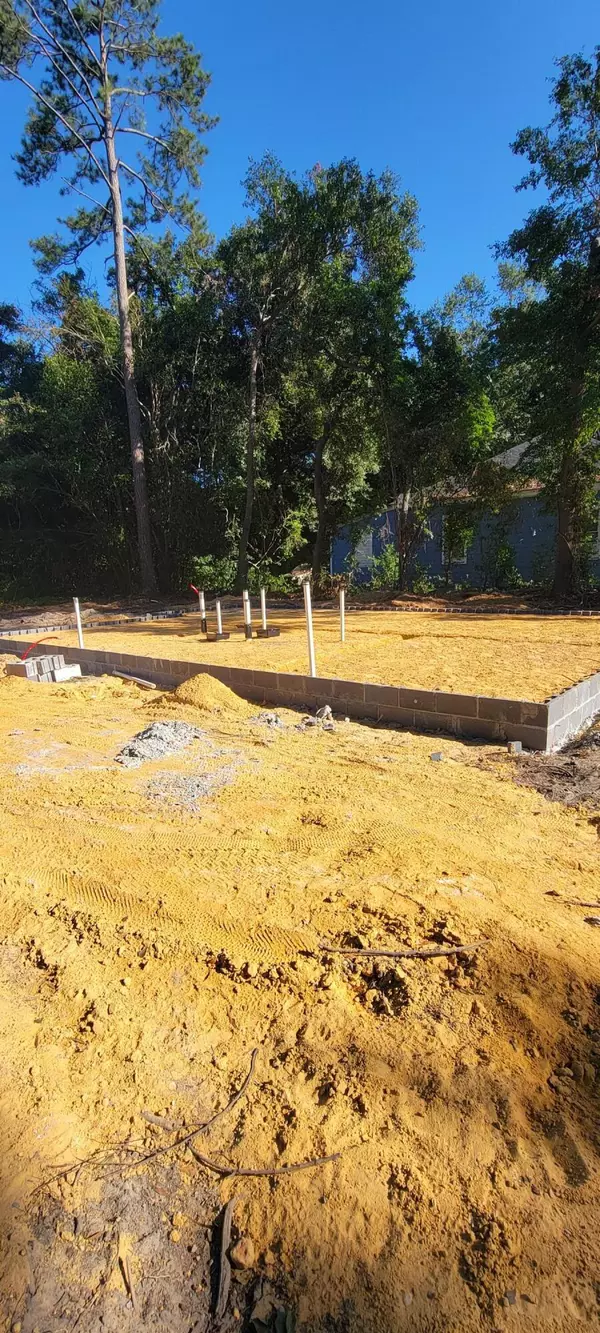 12 Woodlawn  AVE Avenue, Sumter, SC 29150