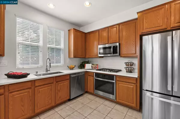 Hercules, CA 94547,1063 Cottage