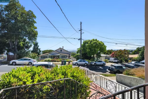 Oakland, CA 94605,7420 Sunkist Dr