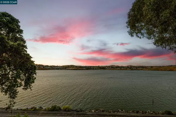 376 Winslow St,  Crockett,  CA 94525