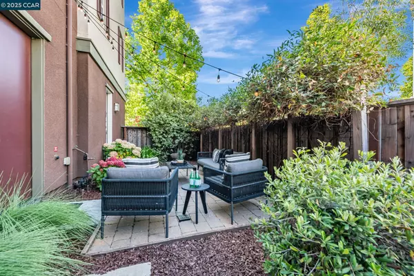 467 Mitchell Ave,  Alameda,  CA 94501
