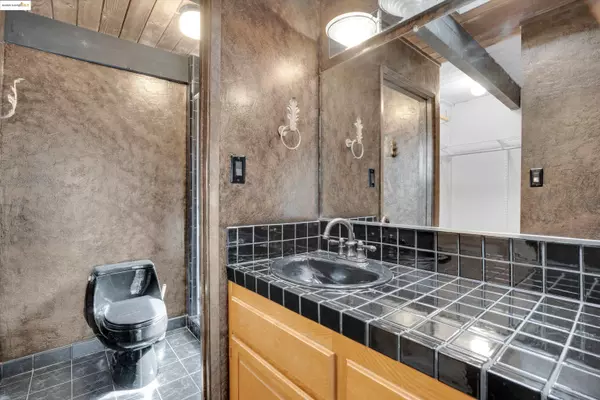 Martinez, CA 94553,1242 Thomas Dr