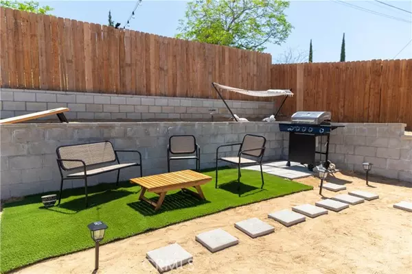 Joshua Tree, CA 92252,61539 Sunburst Drive