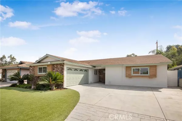 2713 N Larchmont Avenue, Santa Ana, CA 92705