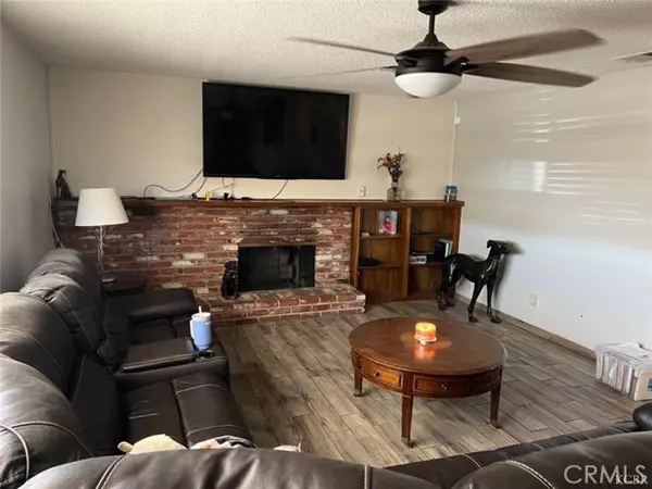 Hanford, CA 93230,1923 Emma Lee Unit A