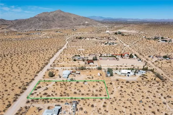 Joshua Tree, CA 92252,62044 Golden Street