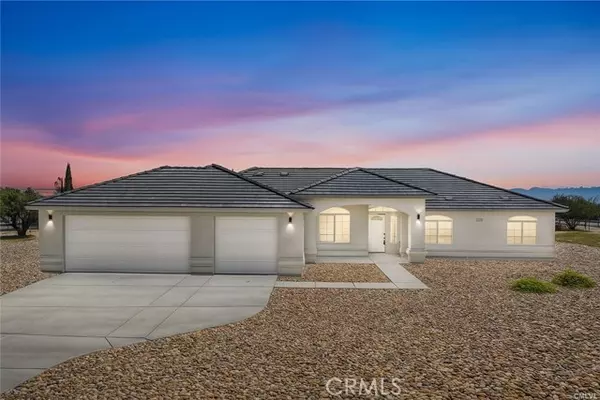 8569 Oakwood Avenue, Hesperia, CA 92345