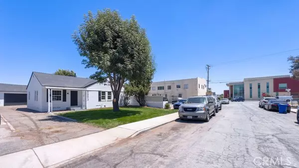 Fontana, CA 92335,8893 Nuevo Avenue