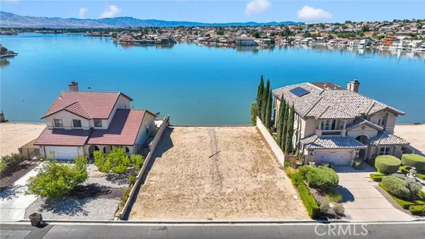 17995 Lakeview Drive, Victorville, CA 92395
