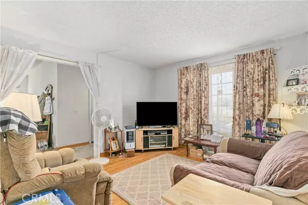 Riverside, CA 92507,196 Owetzal Lane