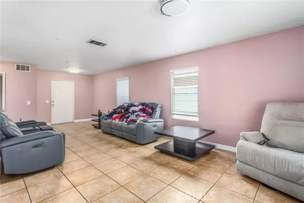 Fontana, CA 92337,11355 Tondela Street