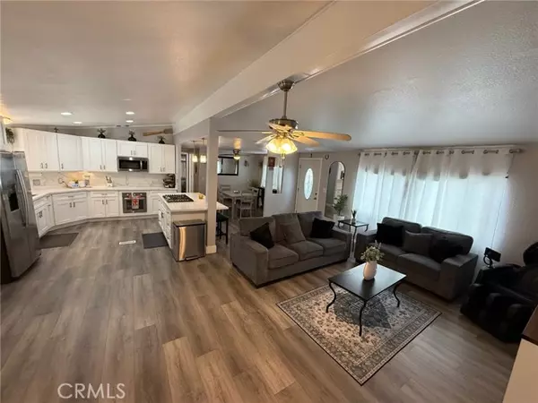 Colton, CA 92324,700 E Washington #8