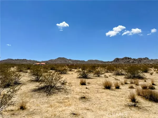 Joshua Tree, CA 92252,5 Sunfair Road