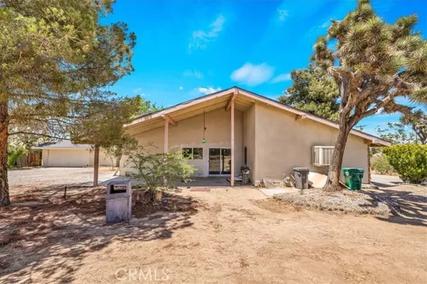 8082 Grand Avenue, Yucca Valley, CA 92284