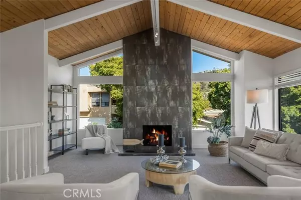 Laguna Beach, CA 92651,933 Meadowlark Drive