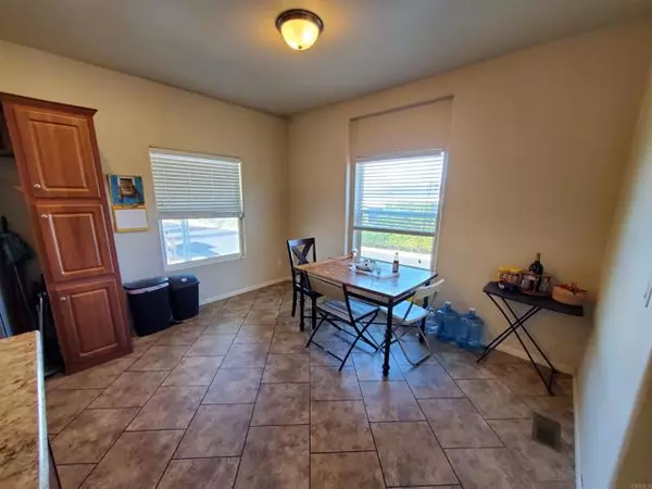 Escondido, CA 92025,1575 W Valley Parkway #25