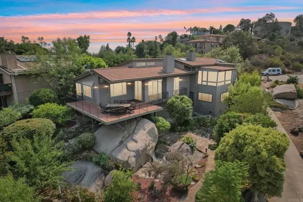 9528 Sage Hill Way, Escondido, CA 92026