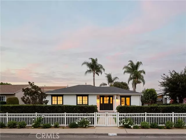 Costa Mesa, CA 92627,418 Broadway