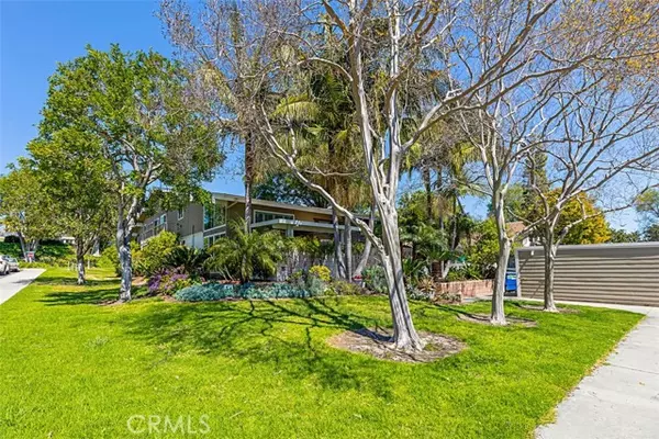 Laguna Woods, CA 92637,480 Calle Cadiz #B