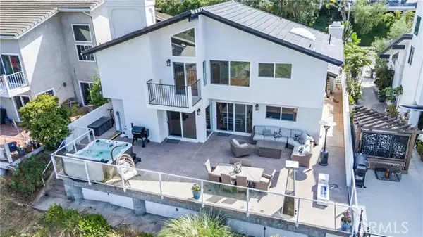 San Clemente, CA 92672,3208 Calle Grande