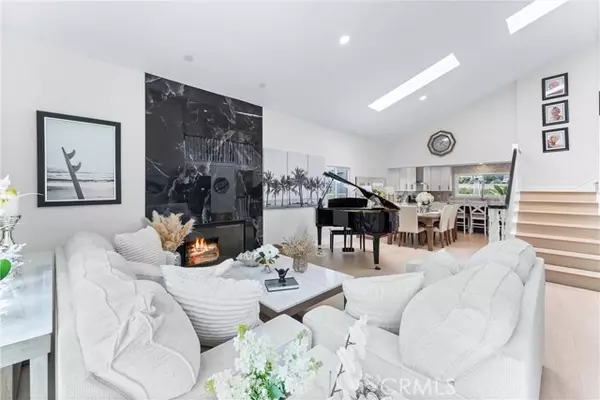 San Clemente, CA 92672,3208 Calle Grande