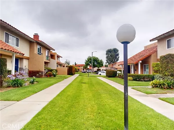 Fountain Valley, CA 92708,10519 La Rosa Circ