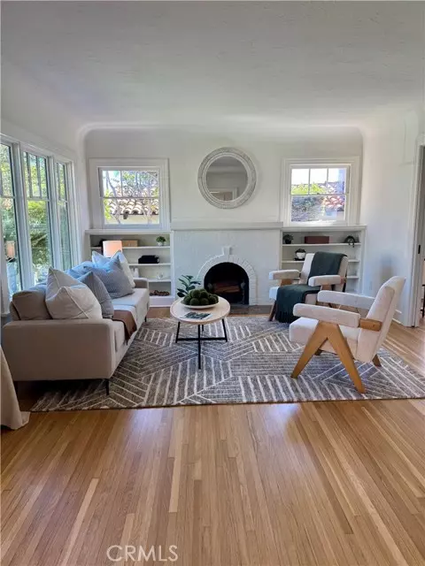 Long Beach, CA 90803,261 Granada Avenue