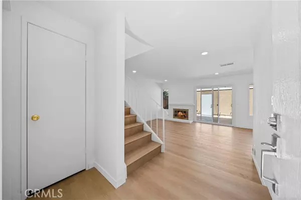 Irvine, CA 92604,27 Cheyenne #69