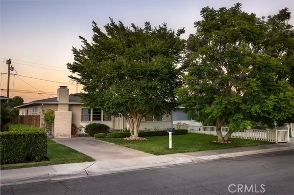 328 Magnolia Street, Costa Mesa, CA 92627