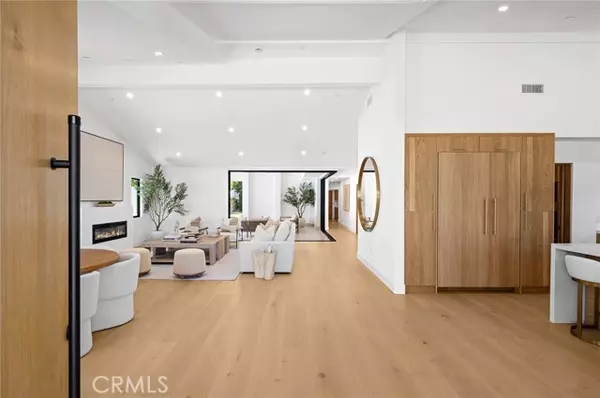 Costa Mesa, CA 92627,281 Santo Tomas Avenue