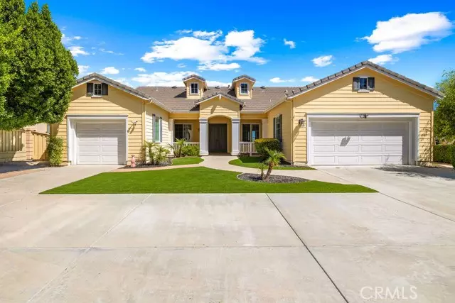 Lake Elsinore, CA 92532,2 Palmieki