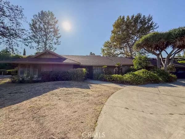 2202 Pavillion, Santa Ana, CA 92705