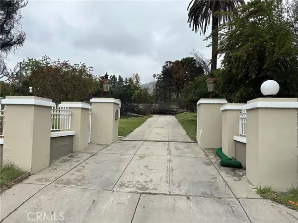 1185 E Altadena Drive, Altadena, CA 91001