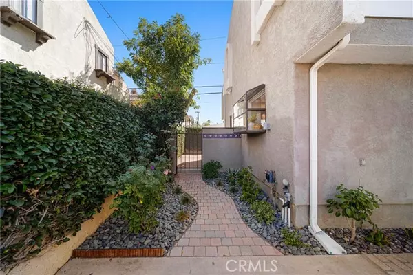 Redondo Beach, CA 90278,2012 Manhattan Beach Boulevard #2