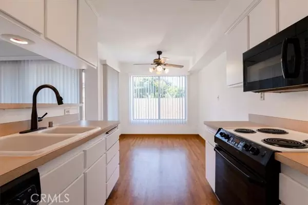 372 Carroll Park East #208,  Long Beach,  CA 90814