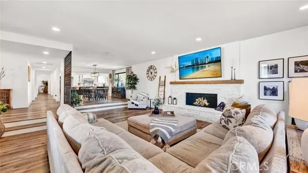 Tustin, CA 92705,18201 Leafwood Lane