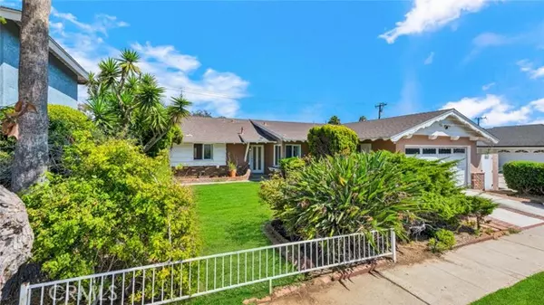 2864 Drake Avenue, Costa Mesa, CA 92626