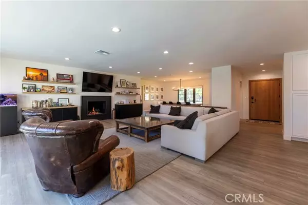 Tustin, CA 92705,18812 Oak Ridge Drive