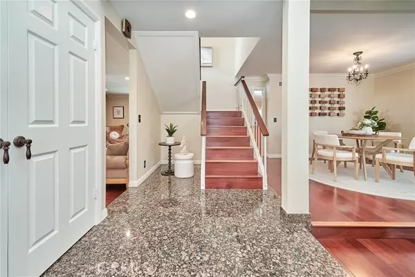 Fullerton, CA 92833,2517 Greenhill Dr